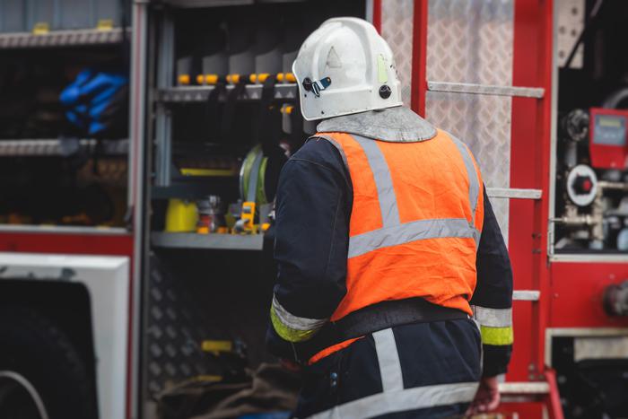 МЧС Подмосковья направило несколько пожарных расчётов для ликвидации сильного возгорания в Путилково