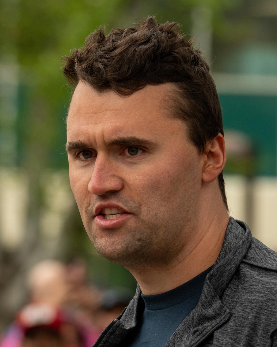 Американские компании массово увольняют из штата сотрудников, которые допускали нелицеприятные комментарии в адрес Чарли Кирка