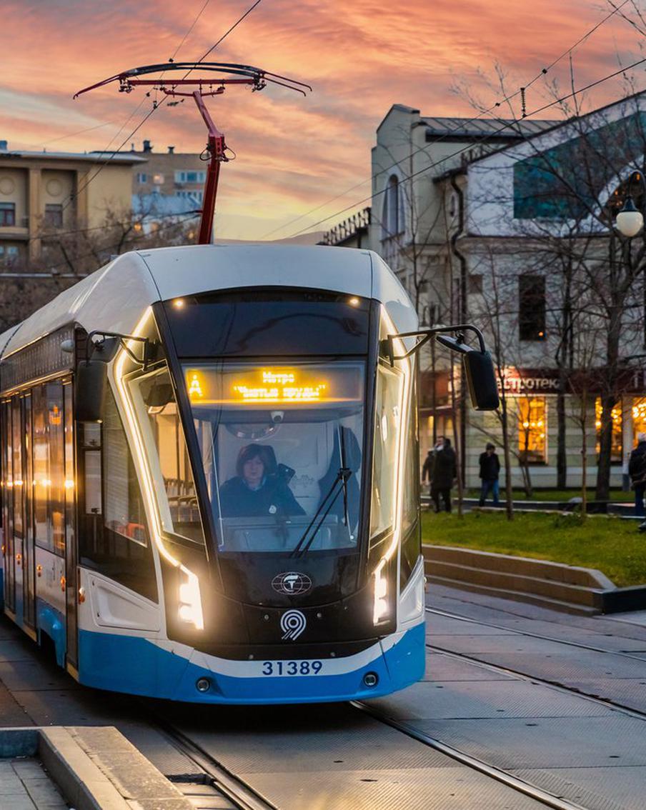 Максим Ликсутов рассказал о росте популярности наземного транспорта на электрической тяге у москвичей