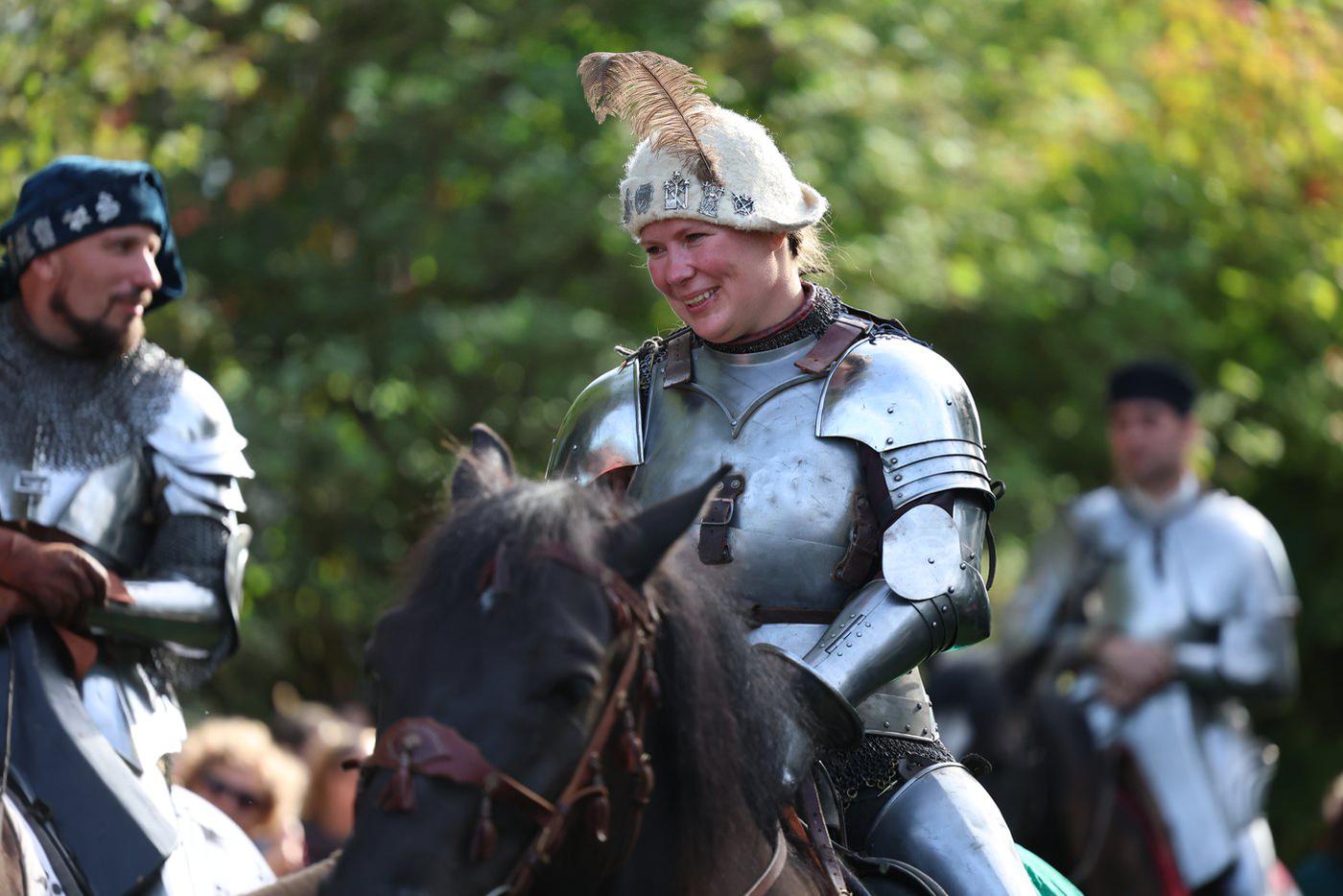 Кто сказал, что дама не может быть рыцарем?