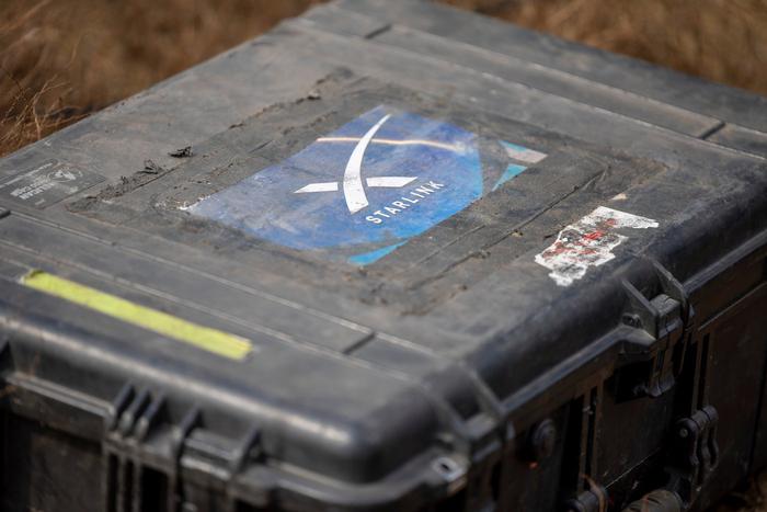 Starlink вновь перестал работать по всей линии фронта на Украине