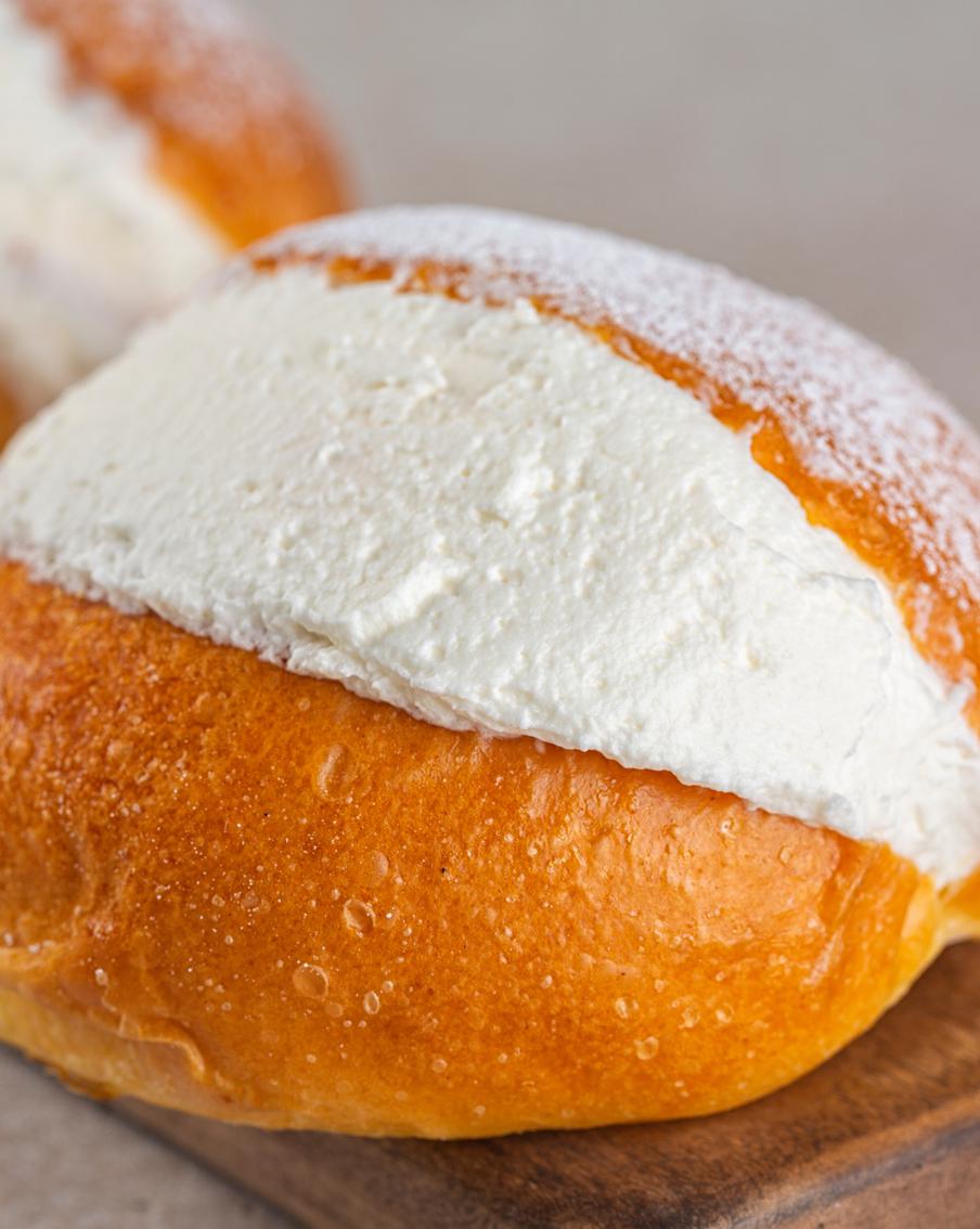 5 мест, где есть булочки маритоццо в Москве: оцениваем начинку из малины, лимона и анчоусов