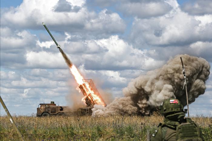 ВС России ударили по узлу распределения Западной помощи ВСУ, Трамп заставит Зеленского заключить мир: хроника очередных событий украинского кризиса