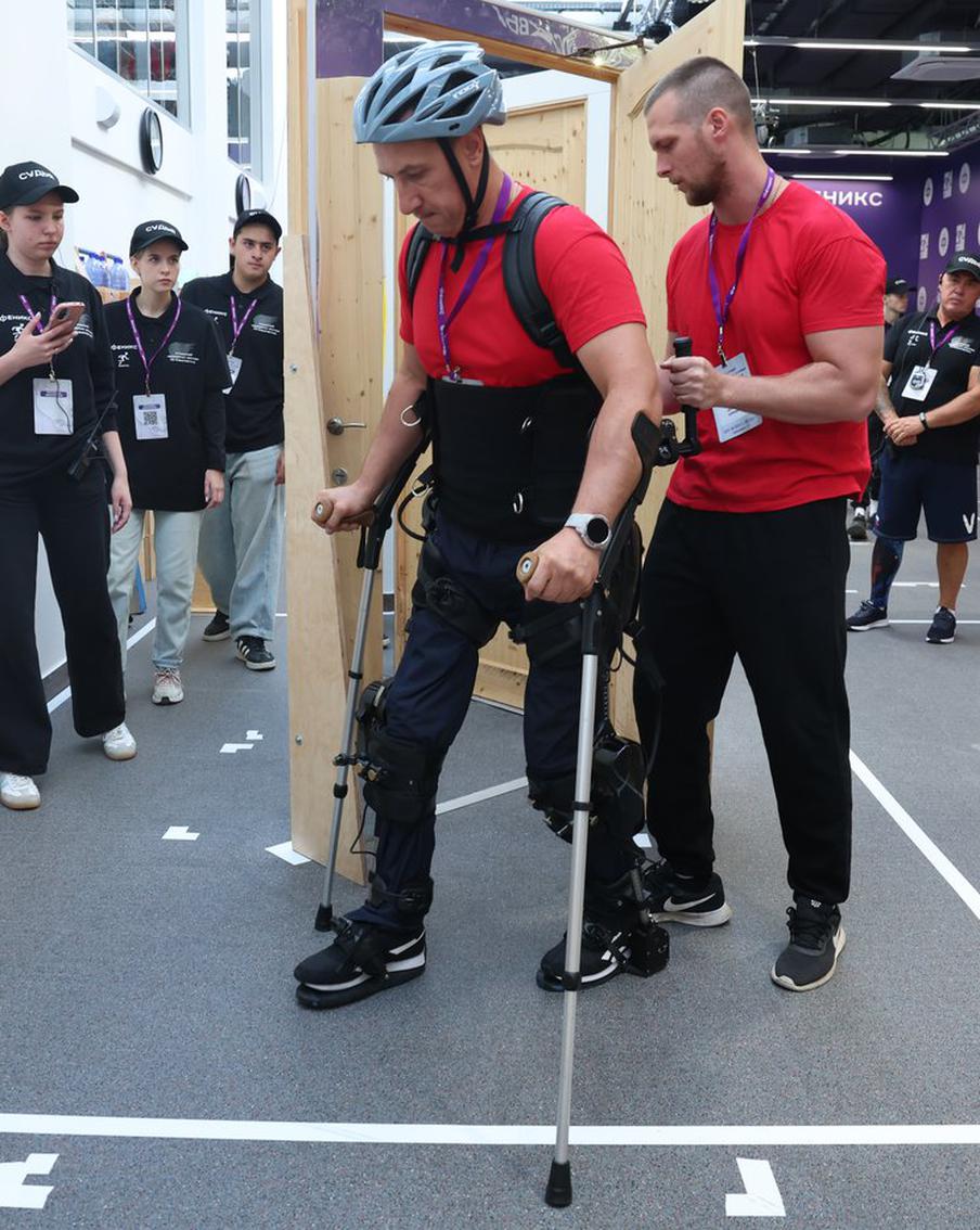 Как соревнуются настоящие "железные люди": московские кибатлеты привыкли не сдаваться