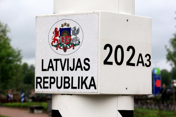 Эстония анонсировала продажу брошенных на пункте пропуска с Россией машин