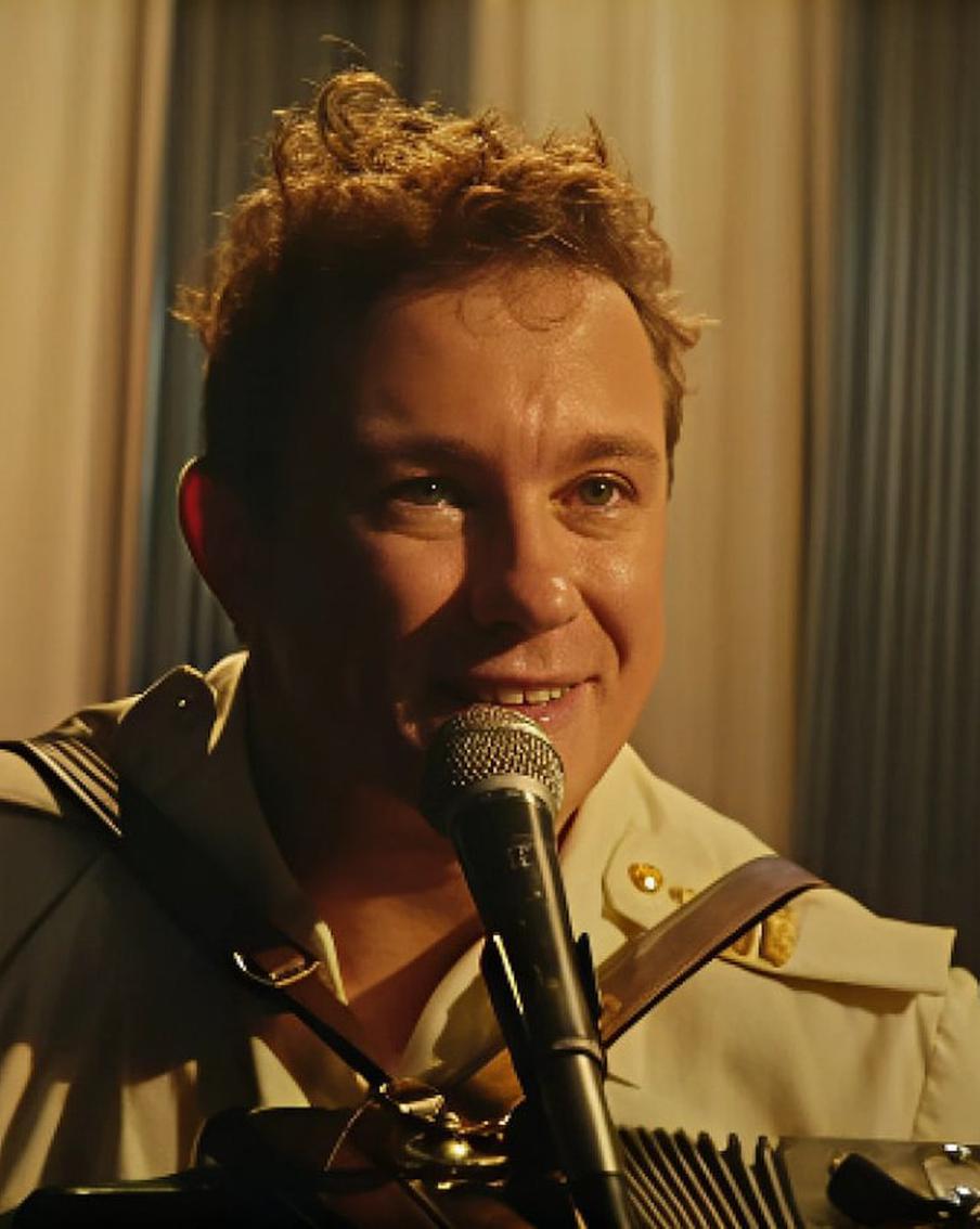 "Ну не Хой это": показали отрывок фильма про "Сектор Газа" с Никитой Кологривым в главной роли