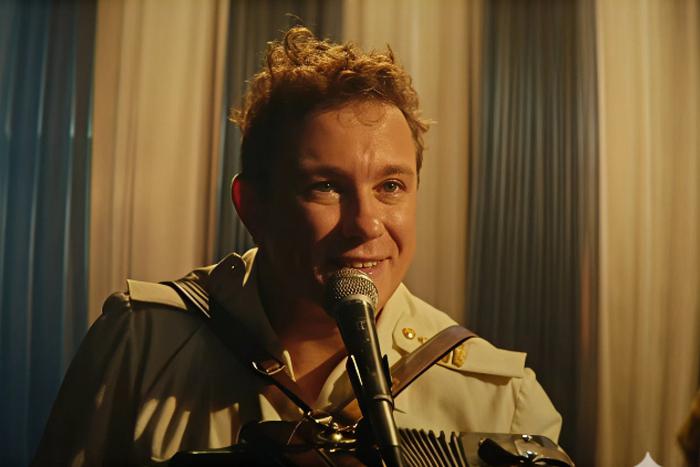 "Ну не Хой это": показали отрывок фильма про "Сектор Газа" с Никитой Кологривым в главной роли