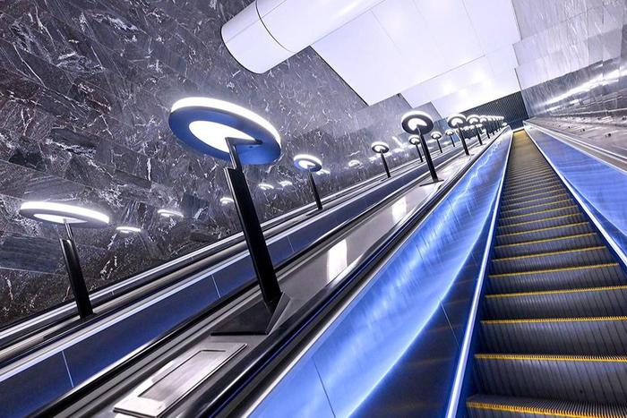 Собянин: На "Лесопарковой", "Рижской" и "Кожуховской" появятся новые вестибюли