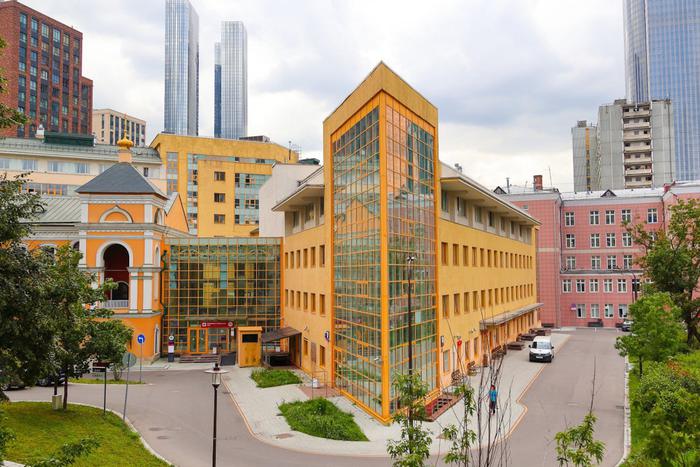 На диспансеризации среди школьников у 14-летнего подростка случайно обнаружили редкую аномалию почки