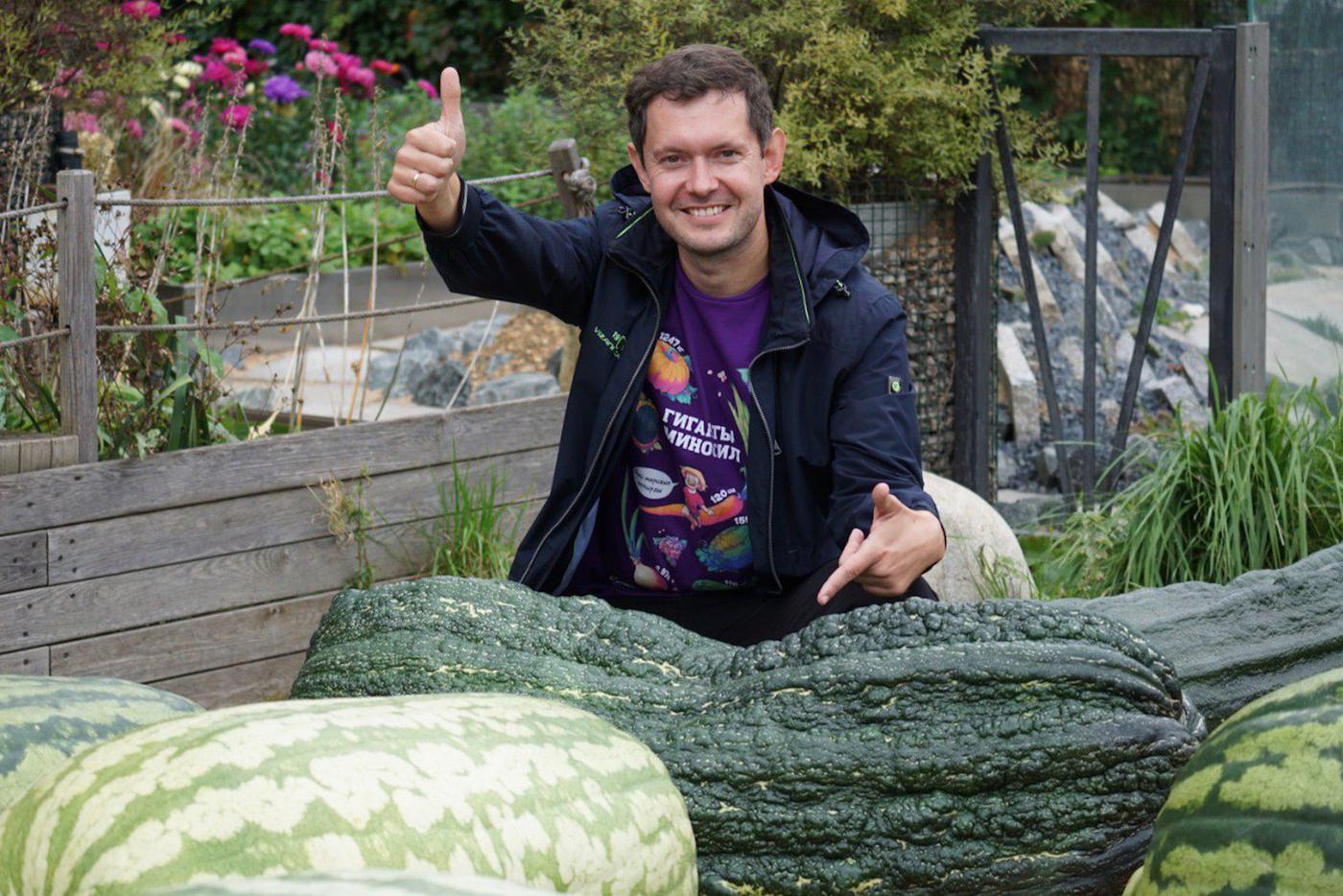 Чтобы кабачок стал гигантом 73,8 кг, Луканин прикапывал каждое междоузлие