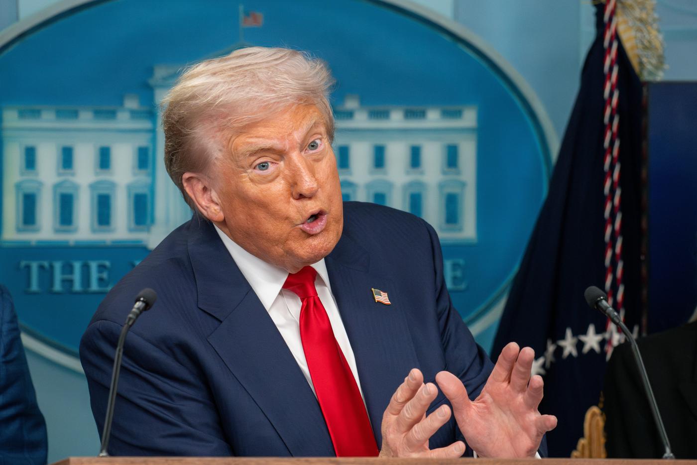 Американский президент Дональд Трамп рассказал о возможном шатдауне в США после бойкота голосования по бюджету в сенате