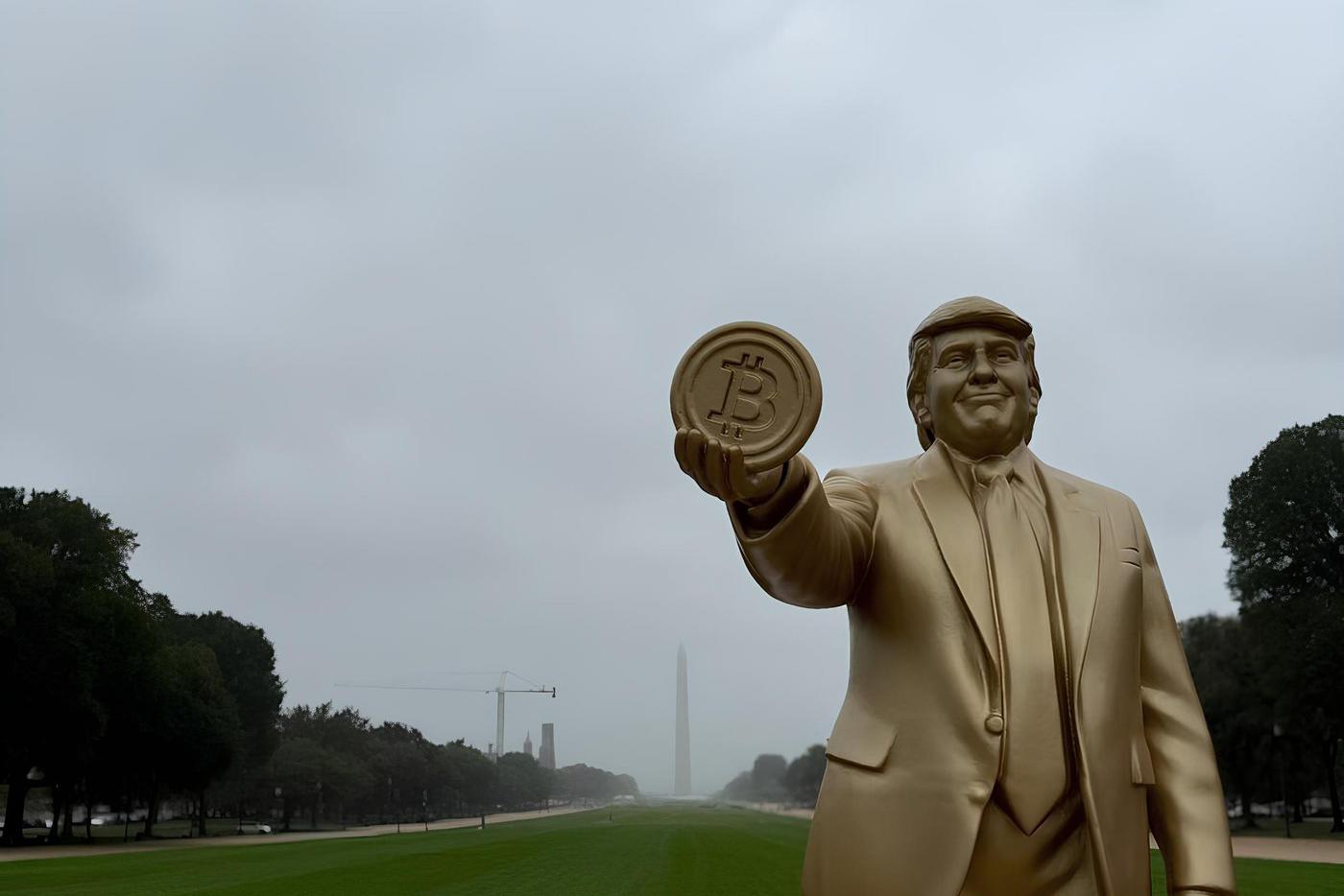 Золотая статуя Трампа с биткоином в руках появилась в США недалеко от Капитолия