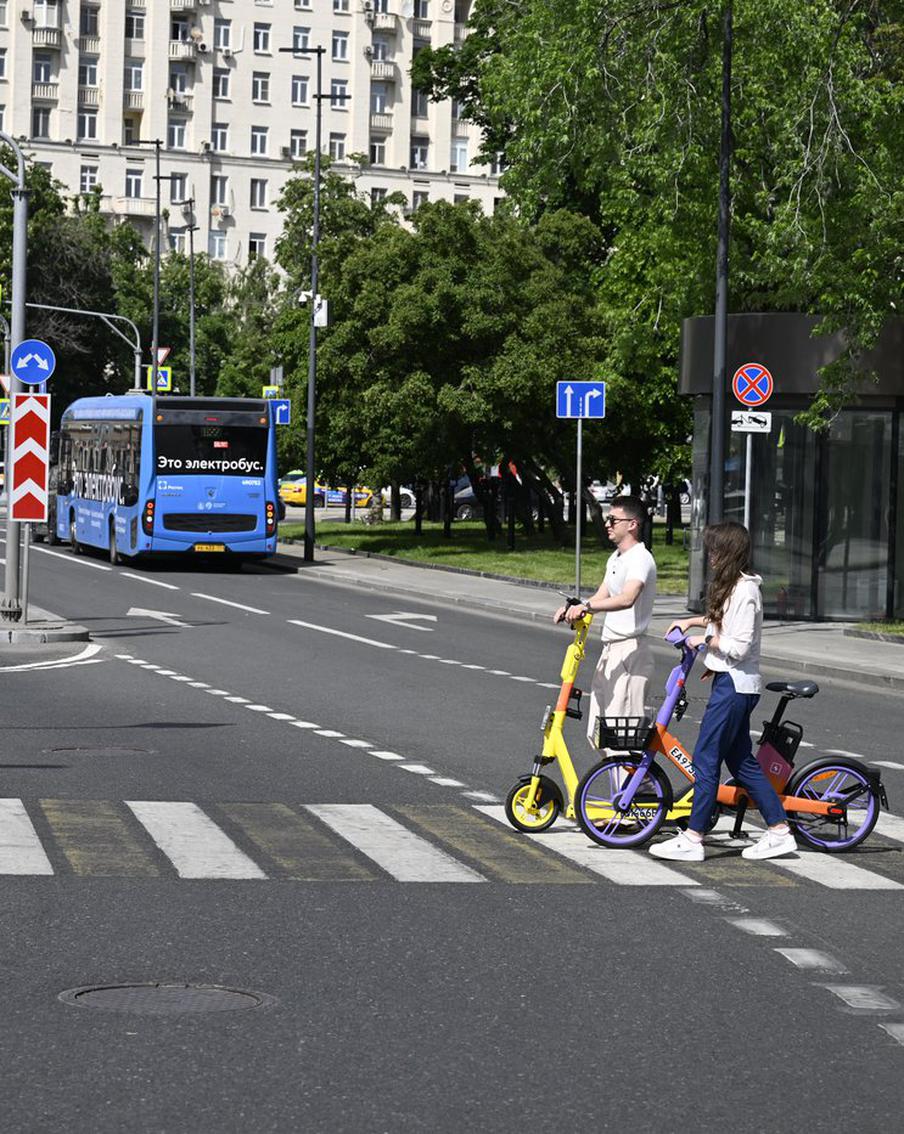 Столичный Дептранс предупредил москвичей и гостей столицы о важности соблюдения правил дорожного движения