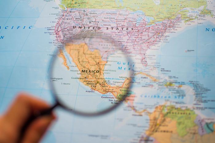 Россиянам стало сложнее попасть в Мексику. При чём здесь Америка?