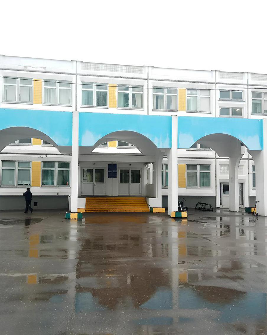 В одной из школ на востоке Москвы произошло обрушение пролётов, из-за чего погибло два человека