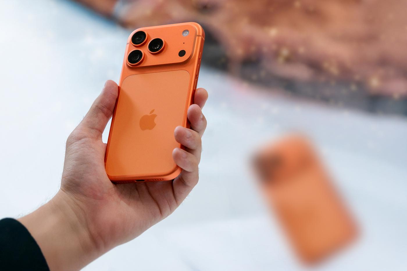 Apple увеличит производство базовых моделей iPhone 17 из-за большого спроса