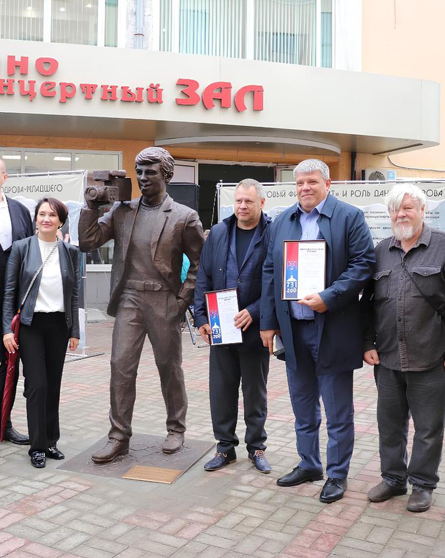 В Ленинградской области установили памятник Сергею Бодрову, приурочив его к 23-летию гибели в Кармадонском ущелье