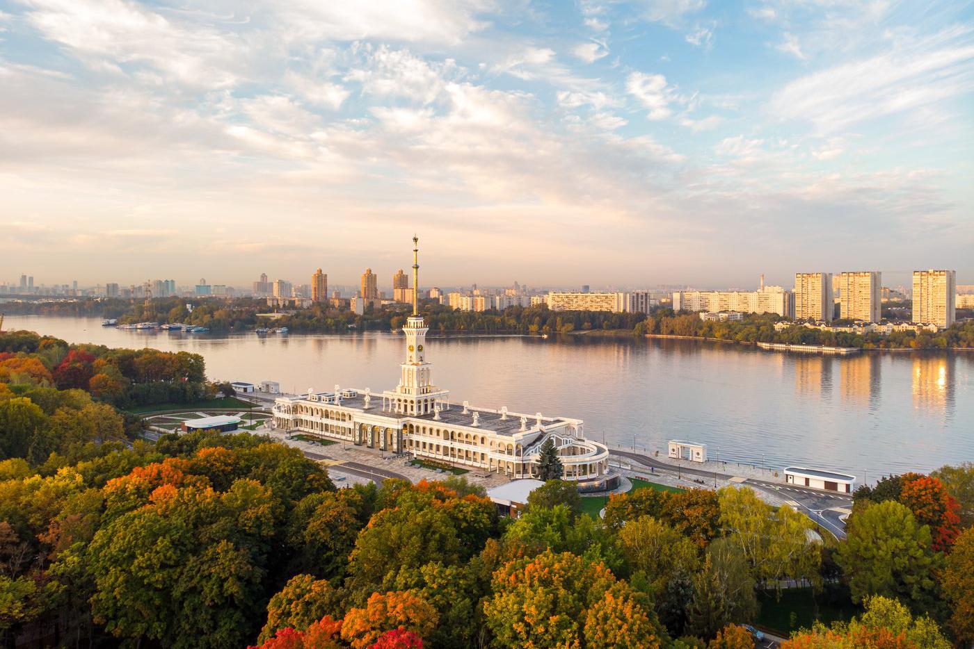 Москвичам пообещали, что воздух в Москве в понедельник прогреется до 27 градусов
