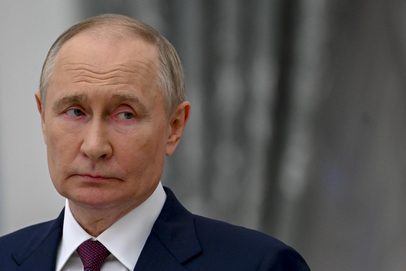 Путин рассказал как чуть не попал под мотоцикл при попытке протестировать его