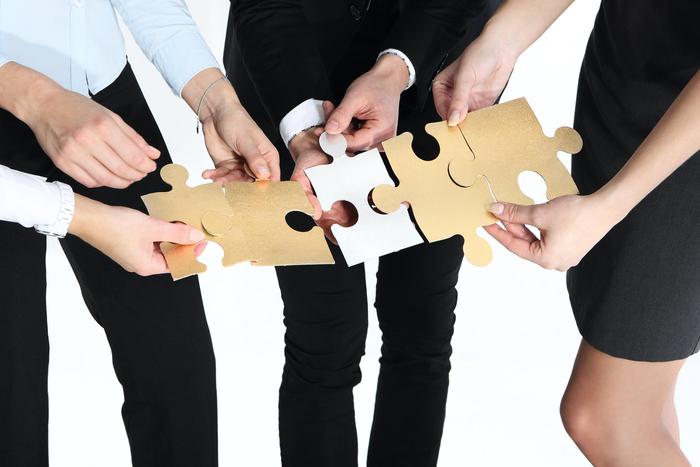 Новый тренд: компании учат сотрудников копить и инвестировать