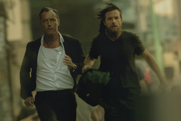 Когда семейные узы превращаются в кандалы: новый сериал с Джудом Лоу и Джейсоном Бейтманом