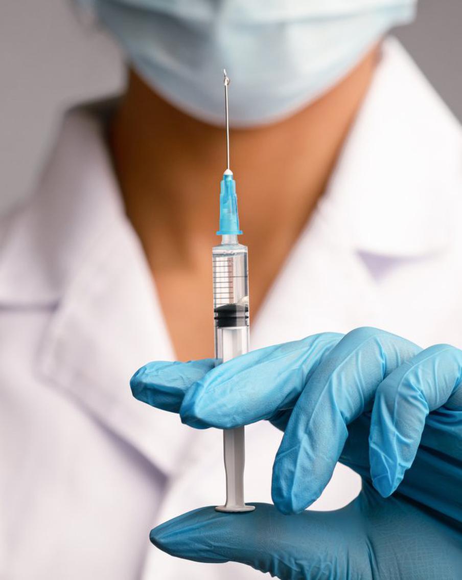 Гинцбург: испытания вакцины от рака начнутся через полтора месяца