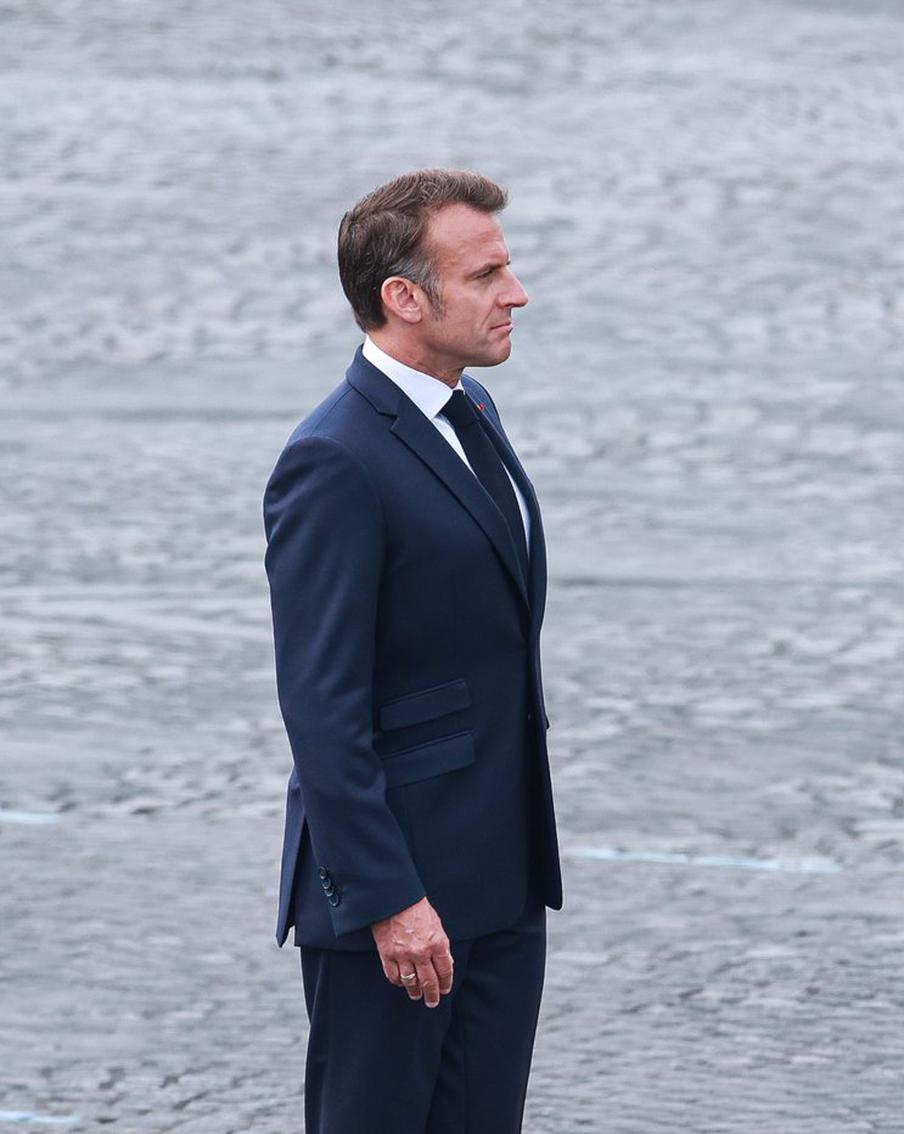 Макрона задержали полицейские в США, которые перекрыли улицы из-за Трампа