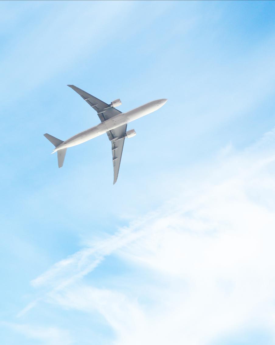 "Уникальный случай": подросток пережил перелёт в шасси самолёта