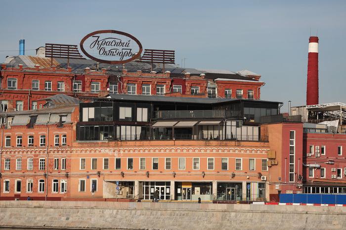 Афиша на 24 сентября: бродим по коридорам "Красного Октября", смотрим хоккей и ставим собственный спектакль