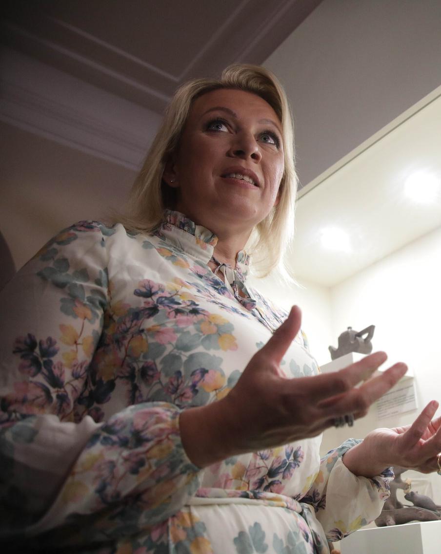 Мария Захарова рассказала, как её семья коллекционирует исинские чайники