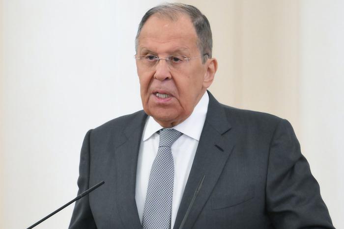 Лавров показал жест "класс" после переговоров с Рубио