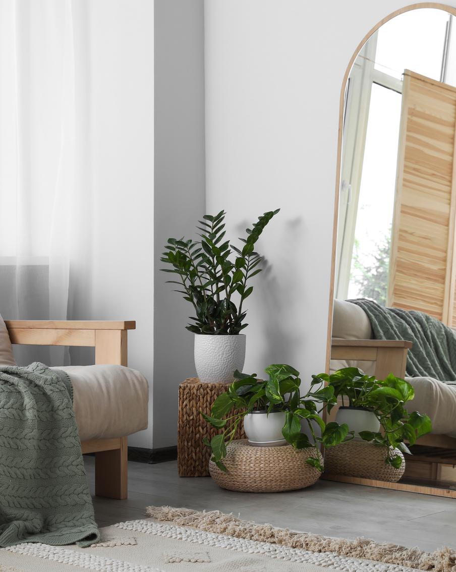 Как обыграть углы в интерьере: идеи для рабочего места, хранения и отдыха