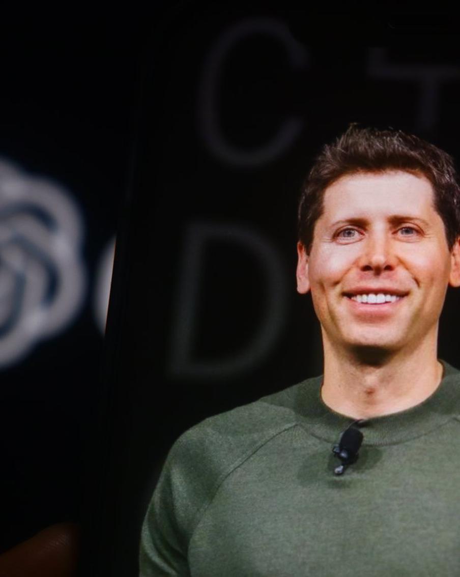 "Изобильный интеллект": эксперт оценил планы Сэма Альтмана создать полностью автономный ИИ