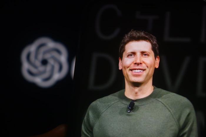 "Изобильный интеллект": эксперт оценил планы Сэма Альтмана создать полностью автономный ИИ