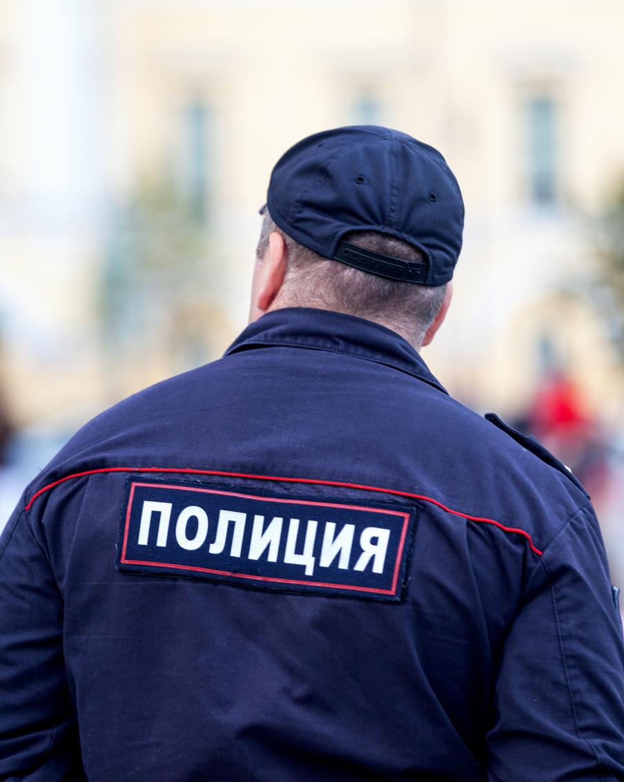 Правоохранительные органы уже задержали нескольких подозреваемых в продаже контрафактного алкоголя в Ленинградской области