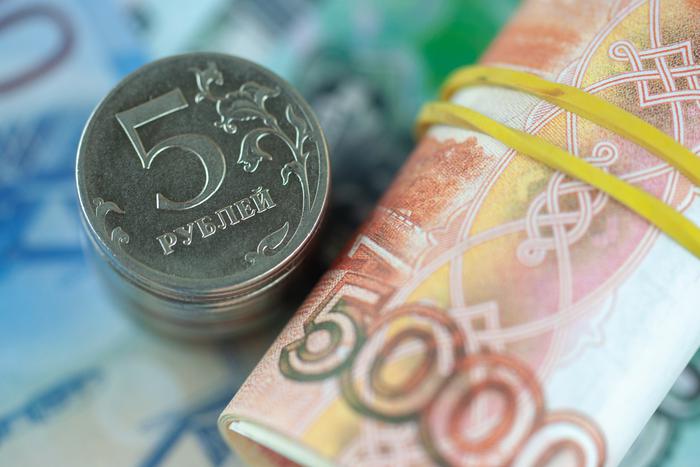 Представившиеся сотрудниками ФСБ мошенники выманили у столичного пенсионера более 84,5 миллионов рублей