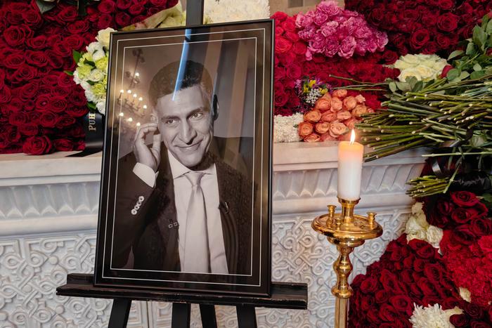 В Москве прошло прощание с режиссёром и телеведущим Тиграном Кеосаяном