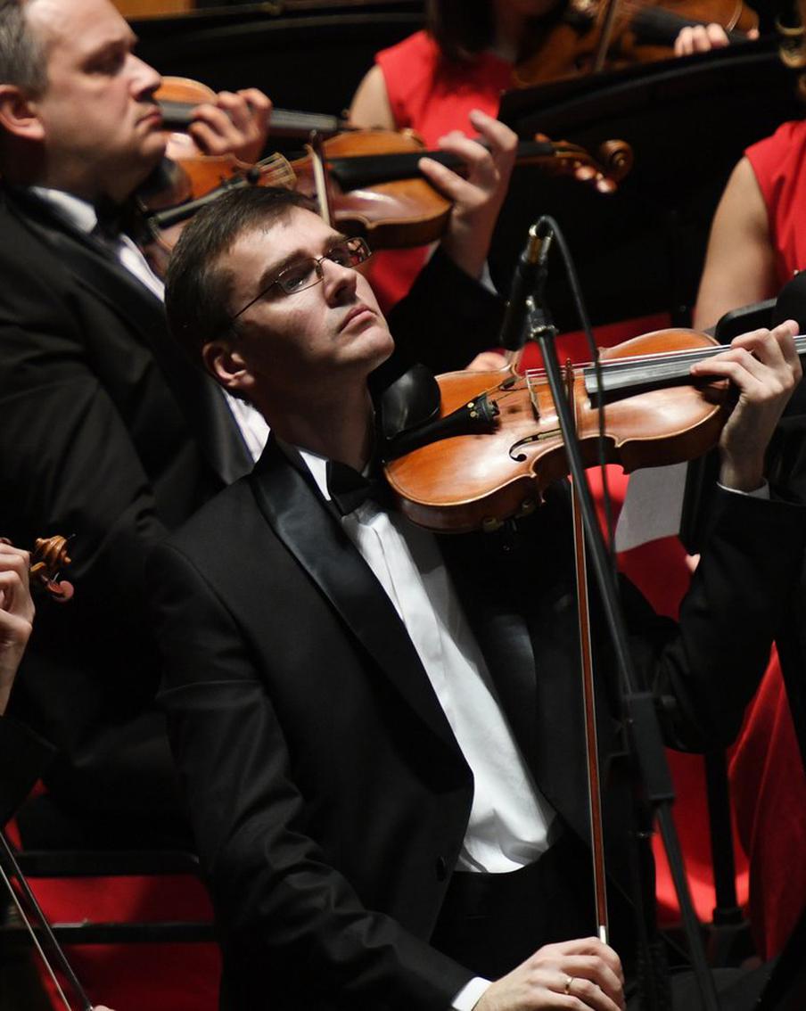 Более 180 тонн гуманитарной помощи передал бойцам спецоперации оркестр "Русская филармония"