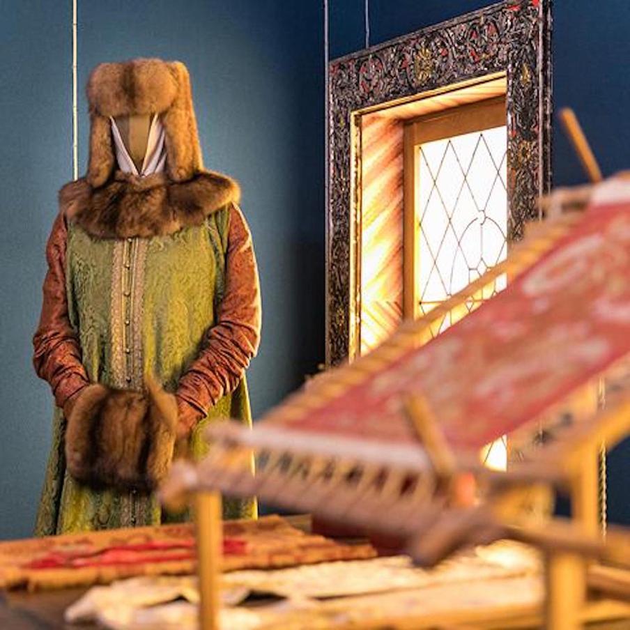 Экспозиция "Хоромы царицы. Дворец царя Алексея Михайловича. Историко-художественная реконструкция".