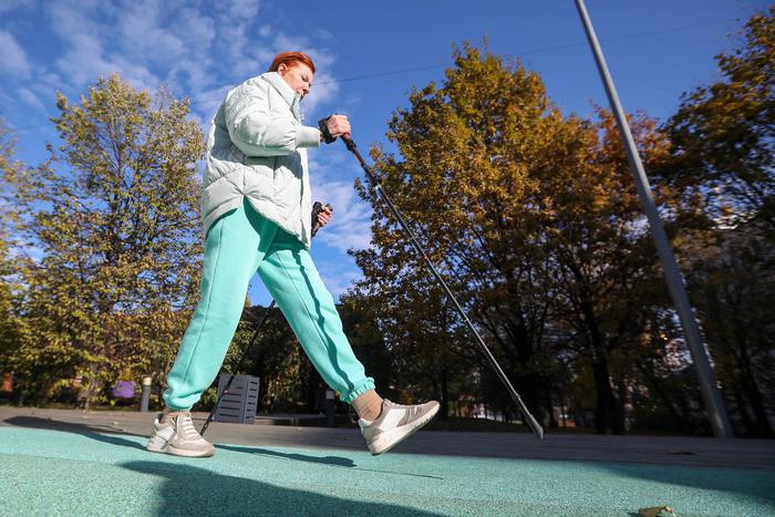 Афиша на 30 сентября: слушаем истории от музыкальных инструментов и учимся дышать с палками в руках