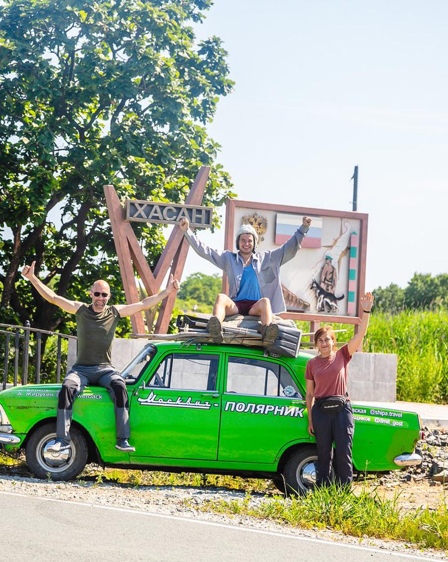Застрял в песке и отправился на остров: "Москвичу-полярнику" покорились новые рекорды