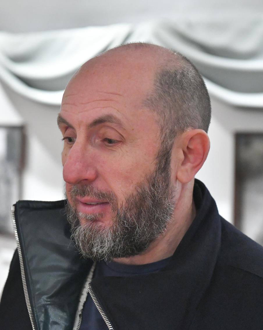 Генеральный директор МХАТ имени Горького уволен с должности после возбуждения против него уголовного дела о растрате