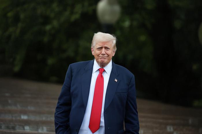 Спецпосланник президента США Кит Келлог назвал человека, который может вести переговоры с Владимиром Путиным