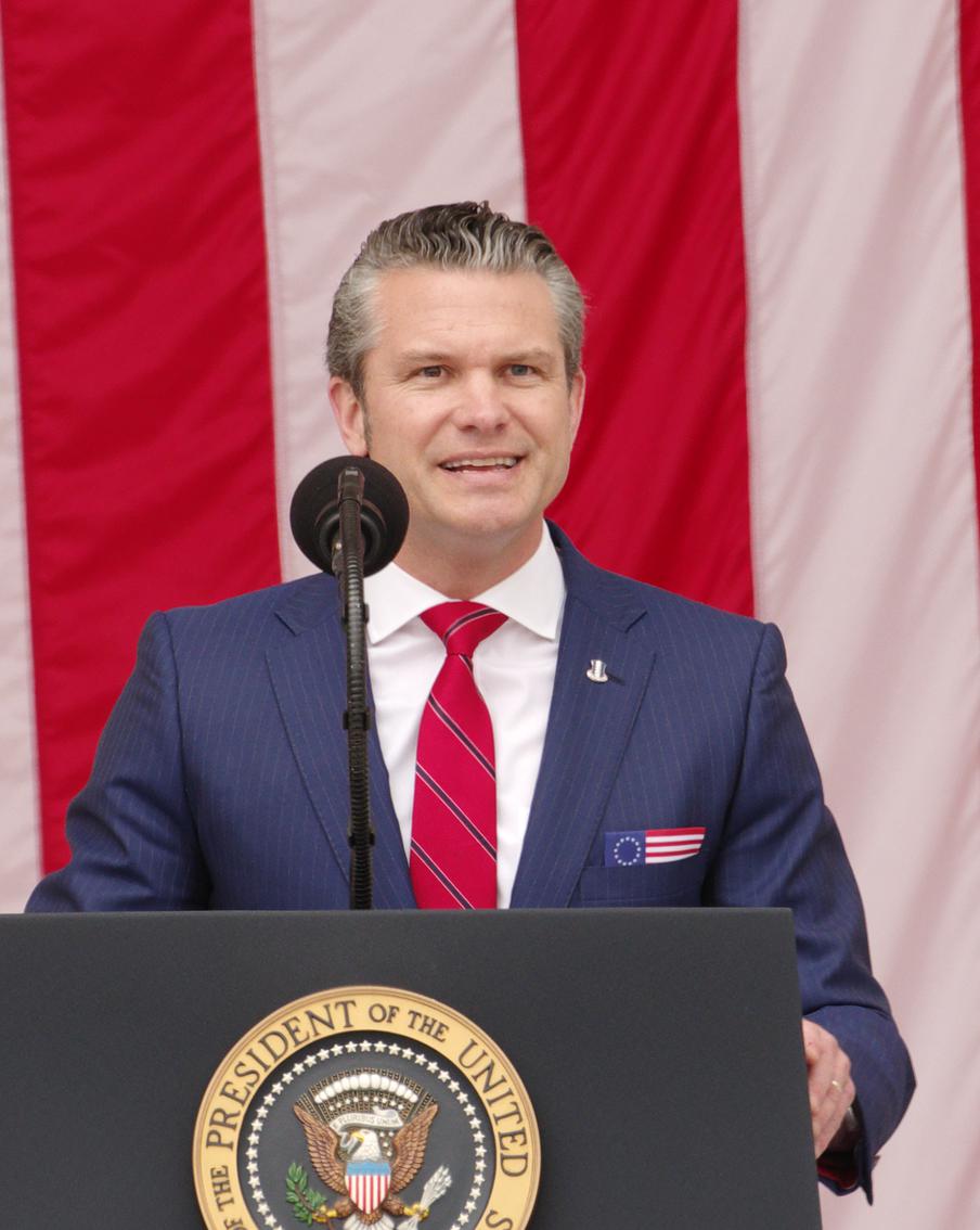 Глава министерства войны США заявил о необходимости американских военных быть готовыми к достижению мира через силу