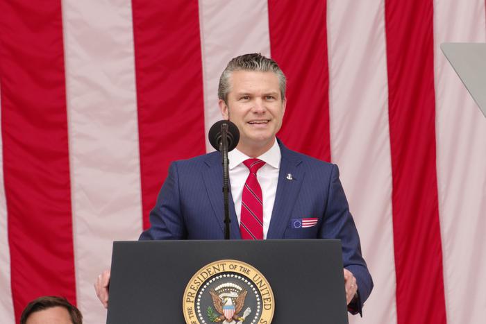 Глава министерства войны США заявил о необходимости американских военных быть готовыми к достижению мира через силу