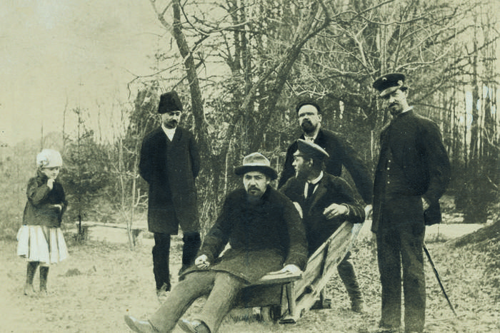 Гиляровский катал Чеховых на тачке и любил позировать: в Музее Москвы показывают уникальные фотографии