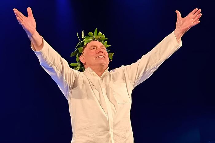 "Я буду жить долго — назло всем!" — Сухоруков в разговоре с Metro развенчал сплетни о своей госпитализации