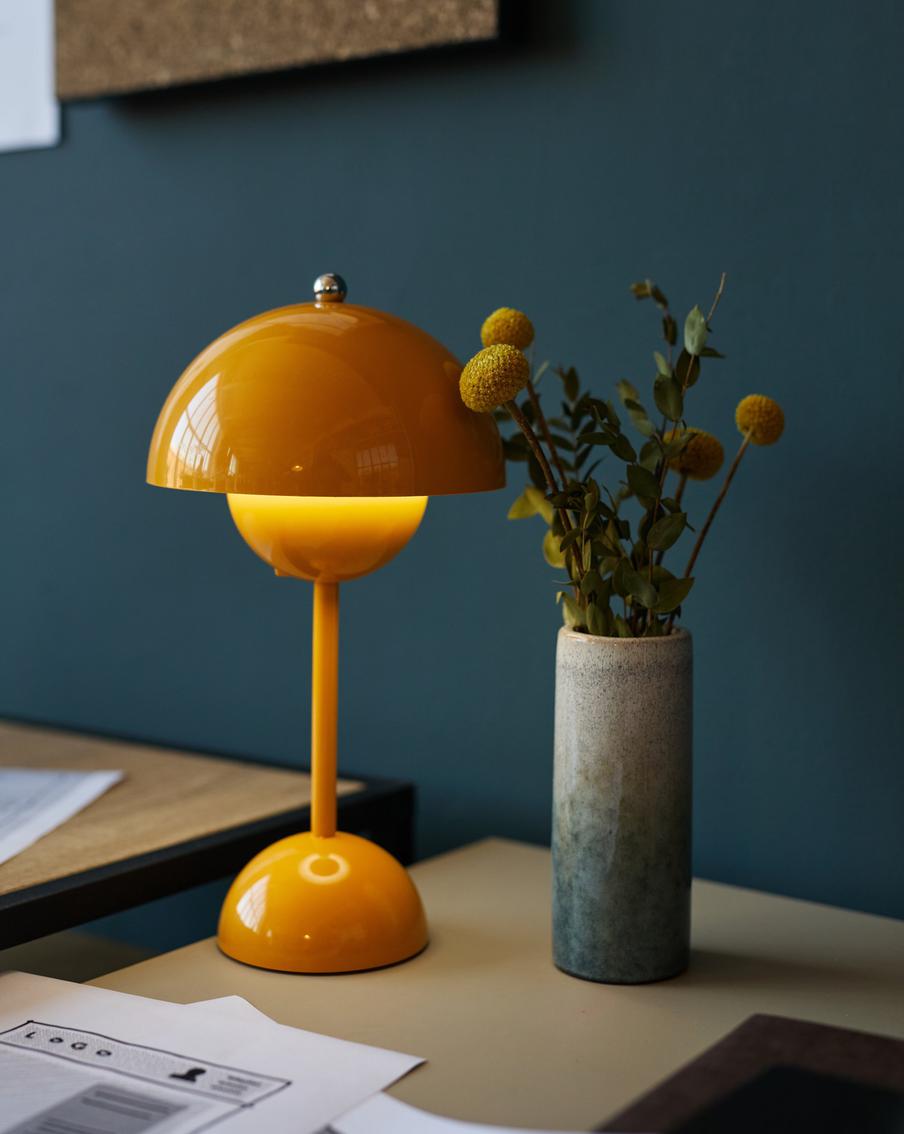 Настольная лампа FlowerPot.