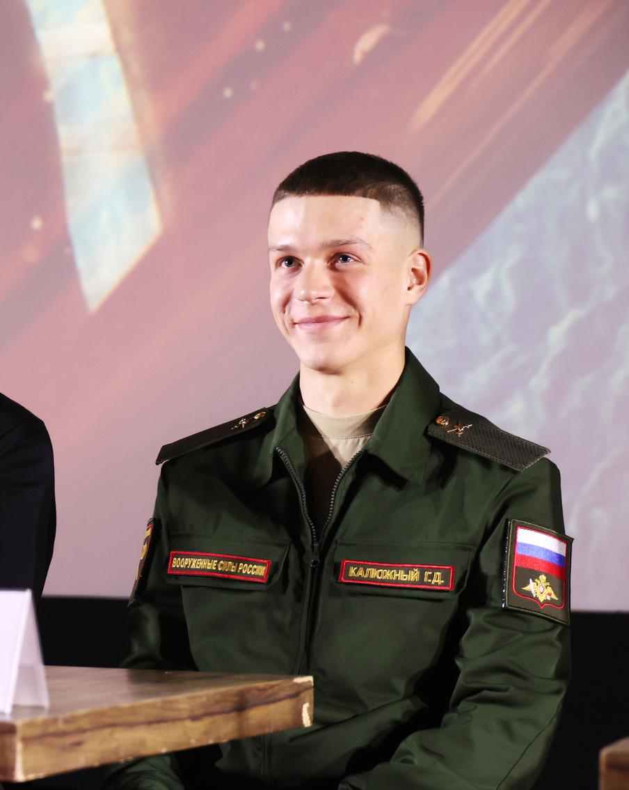 Ушедший в армию актёр Калюжный получил увольнение в честь премьеры фильма