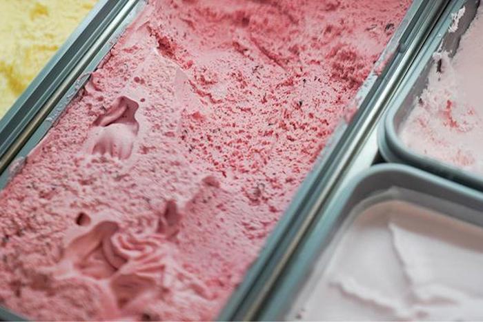 Афиша на 2 октября: погружаемся в медитацию, слушаем таёжное пение и разбираемся в дружбе